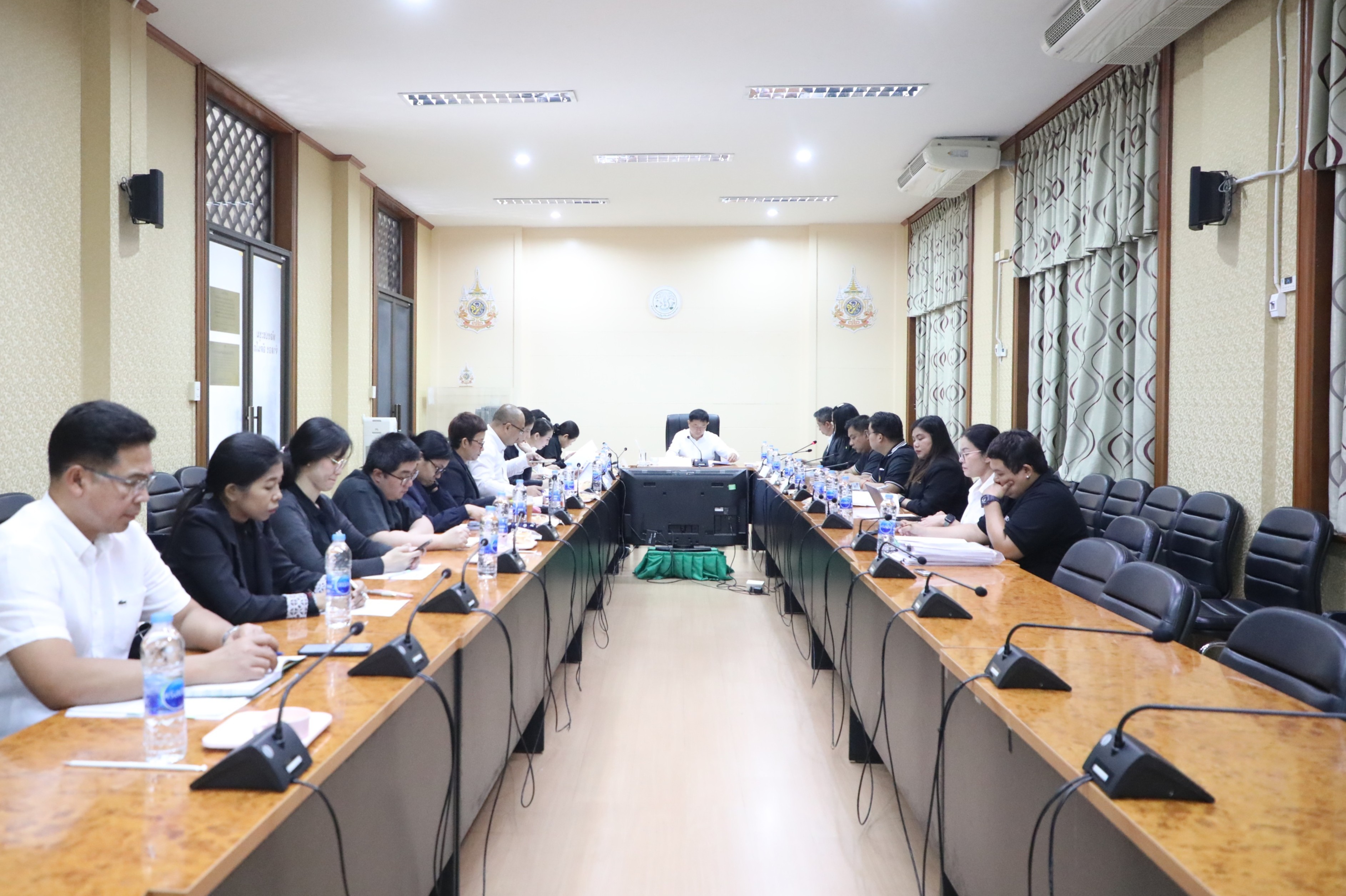 title - ส.ป.ก. ประชุมคณะทำงานศึกษาพิจารณาการแก้ไขปัญหาด้านที่ดินและหนี้สินของเกษตรกร โครงการแก้ไขปัญหาที่ดินทำกินให้แก่เกษตรกรสภาประชาชน 4 ภาค ครั้งที่ 1/2569